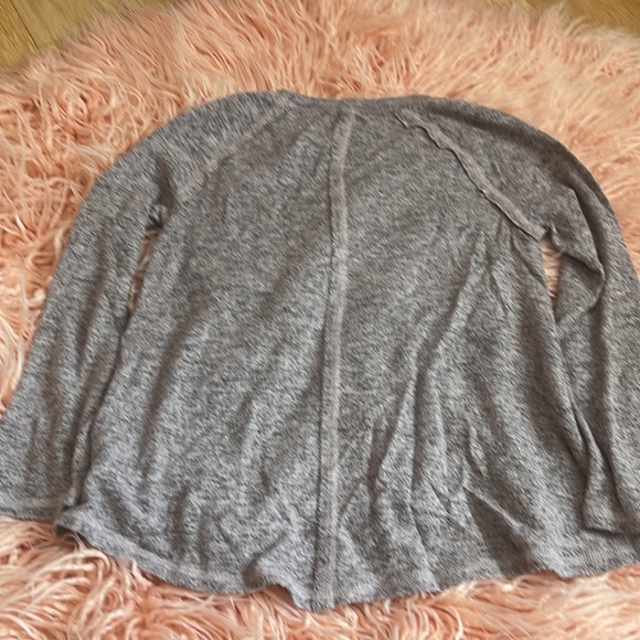 💕 Preloved ~ Two EUC Girls Long Sleeve Shirts - Picture 6 of 11